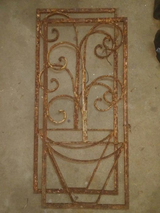 Grades em ferro antigas