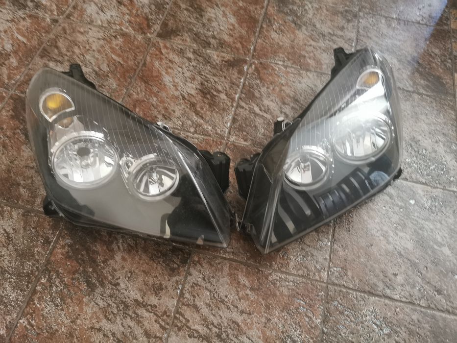 Lampa Reflektora Opel Astra H III Prawa Lewa 20A390B