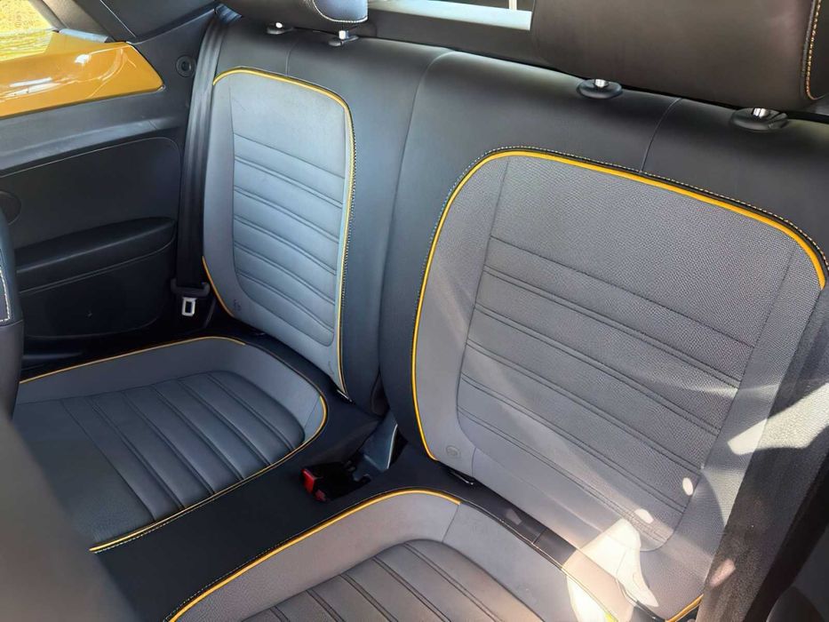 Volkswagen Beetle Dune Convertible      2017