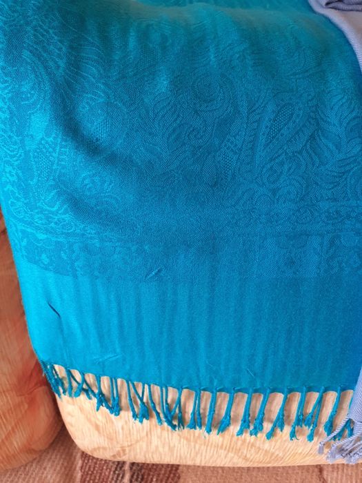 Шарфи палантини з натуральної тканини