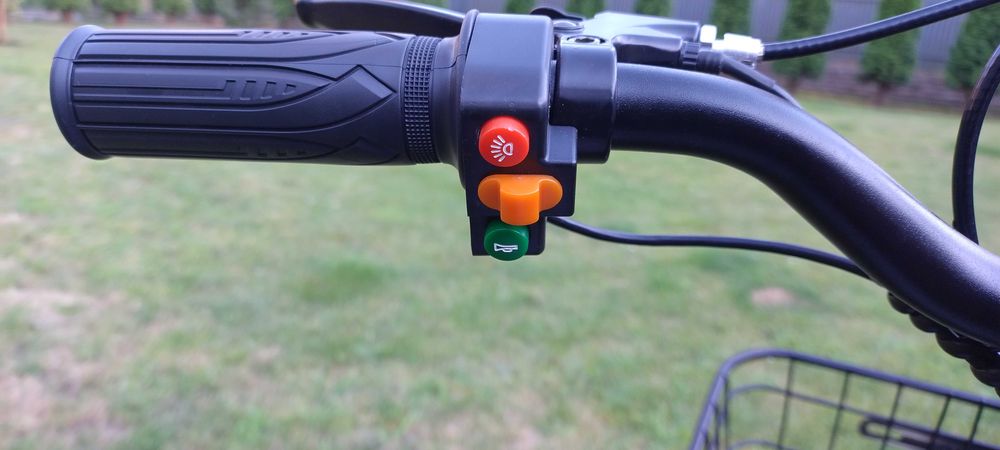 Wózek inwalidzki - skuter dla seniorów i nie tylko