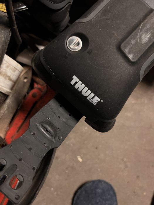 Bagażnik belki Thule Wingbar Edge czarne