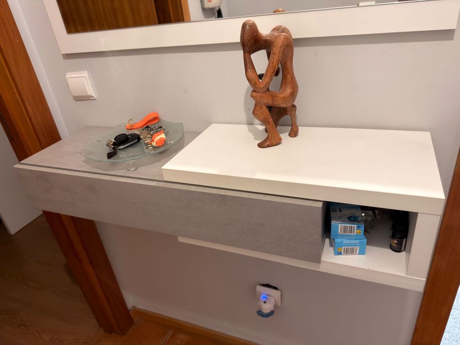 Móvel de Entrada com Espelho