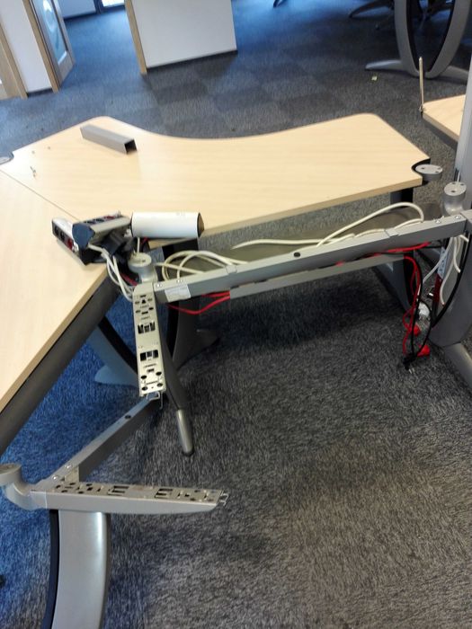 Biurko 3, 4, 5 stanowiskowe Wyspa Steelcase