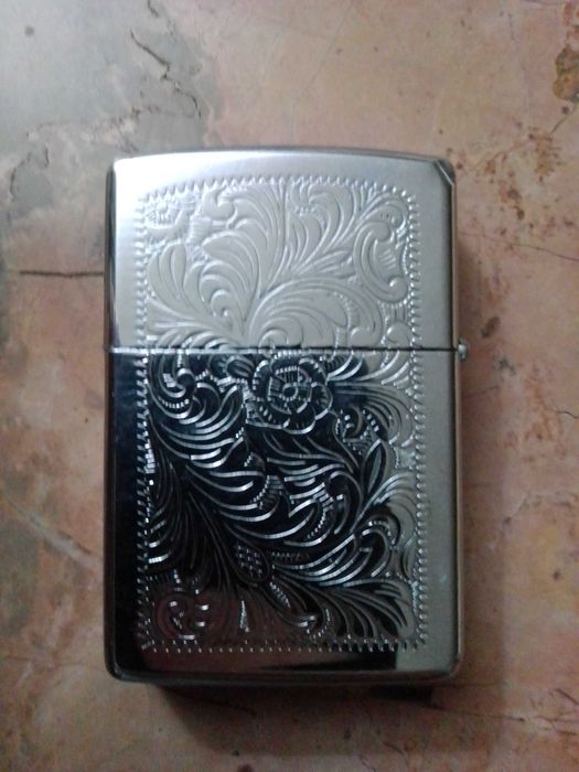 Isqueiro Zippo Venetian