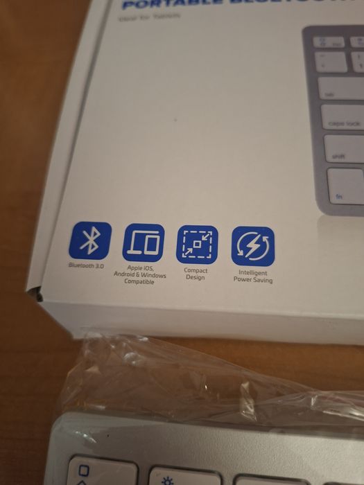 Slim Bluetooth Keyboard by Ewent, Portuguese Layout64729875555074121