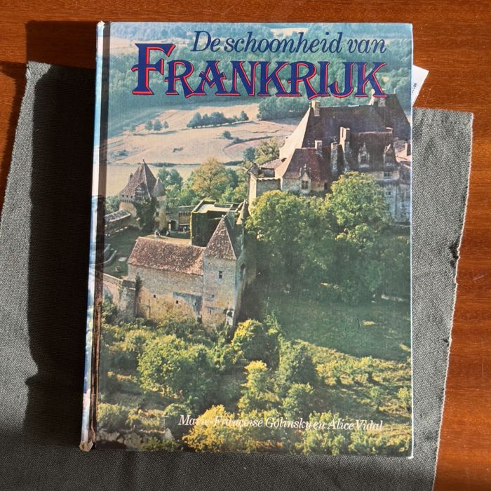“De schoonheid van Frankrijk” – Vintage Dutch Book (1977)