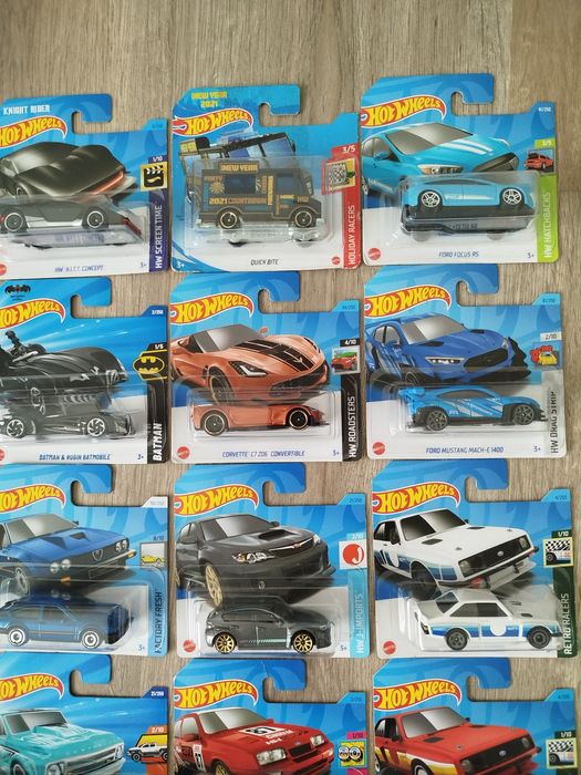 Hot Wheels antigos e recentes