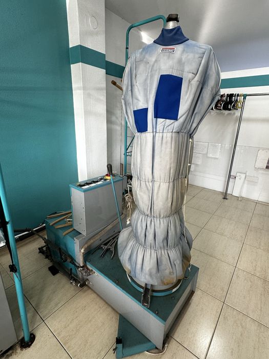 Manequim a Vapor com Caldeira