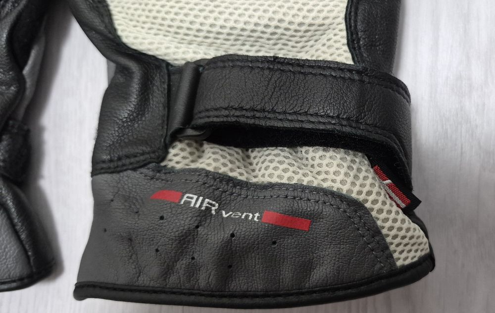 [Novas] Luvas em pele e ventiladas Dane
