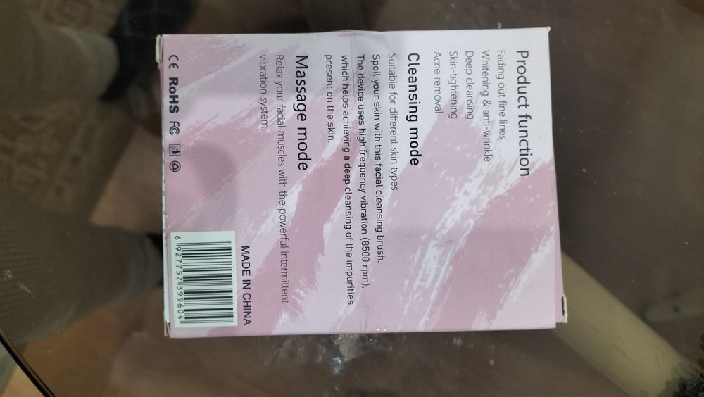 Aparelho de limpeza de pele da Marca Oriflame