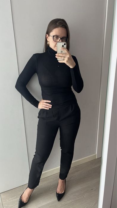 Le Prive czarny elastyczny golf bluzka z golfem S mikromodal Kaszmir