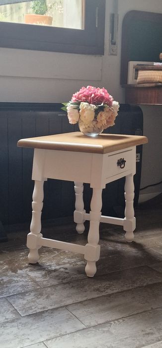 Mesa de apoio/mesa de cabeceira