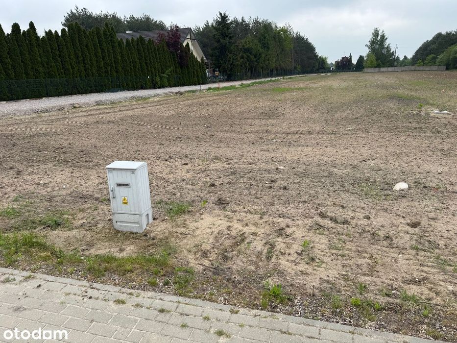 Działka budowlana 1185 m² z mediami na sprzedaż