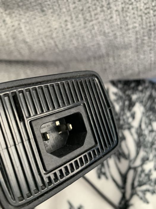XBOX 360 z padem i 4 grami