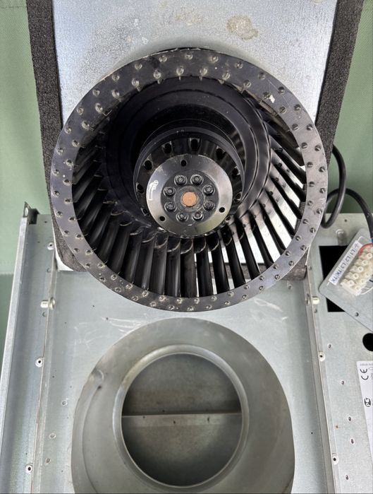 Прямокутний канальний вентилятор Systemair KT 40-20-4