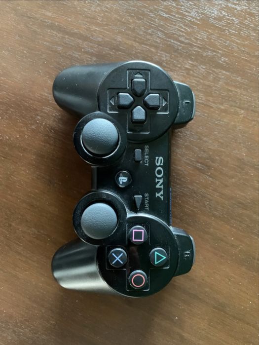 PlayStation 3 Slim + 3x DualShock3