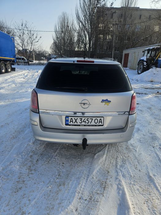 Opel Astra универсал 1.6