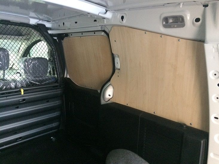 Citroen Berlingo L2H1 zabudowa przedziału ładunkowego