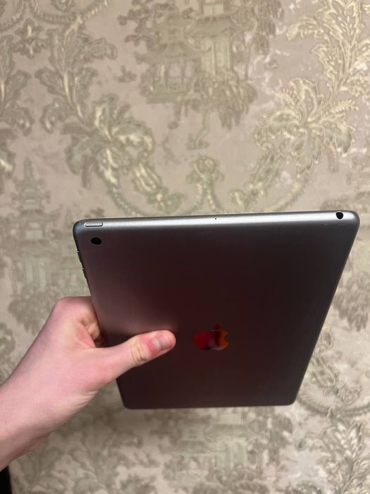 iPad 6 32gb батарея 86%