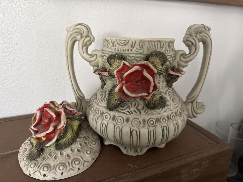 Peca decorativa em loiça
