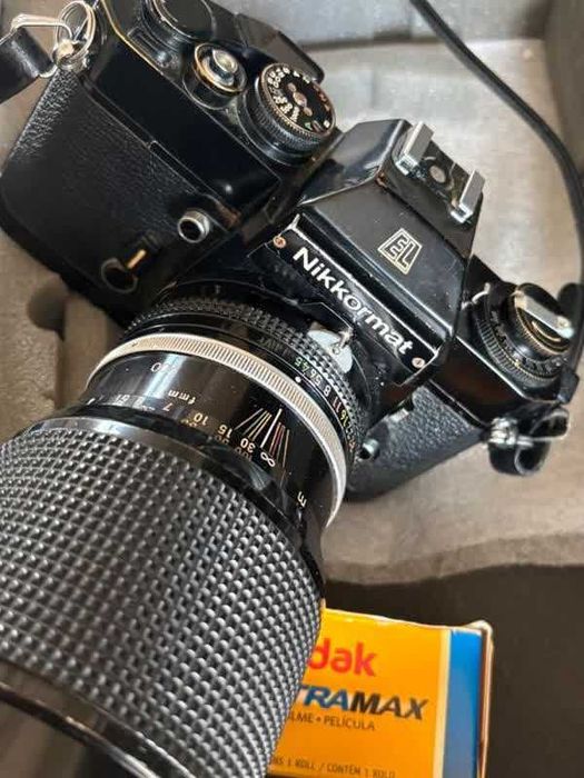 Câmera de filme Nikon Nikkormat + 3 lentes