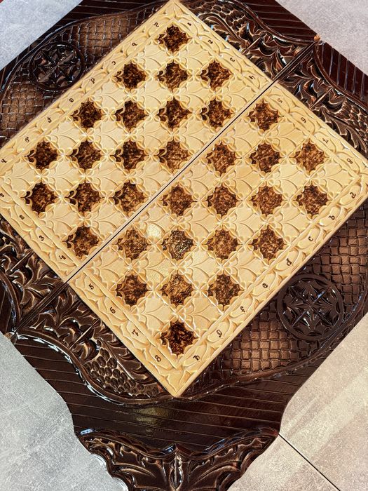 Шикарні шахи, нарди різбляні з дерева