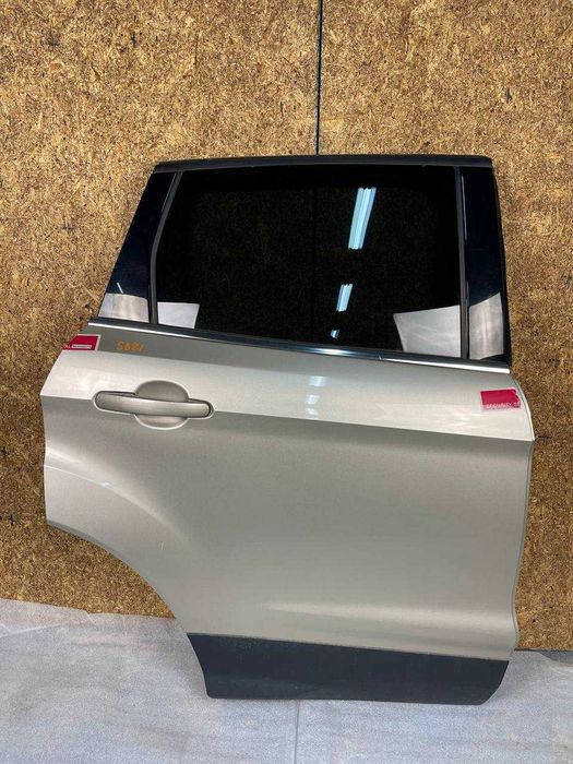 Двері задні праві  Ford Escape 13-20 фарба GN ціна за голі