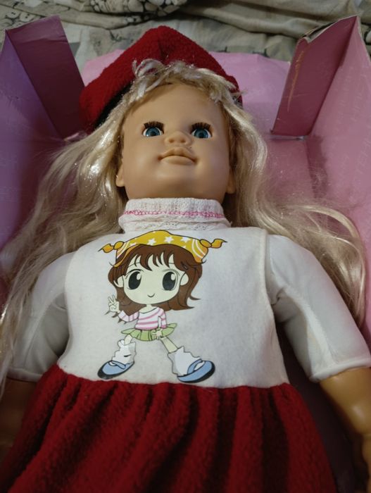 Продам интерактивная кукла Настенька