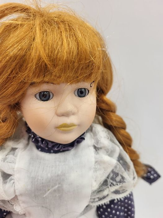 Porcelanowa lalka
