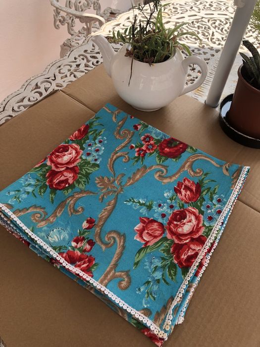 Bonita toalha pequena  para cozinha 72 X 96 cm