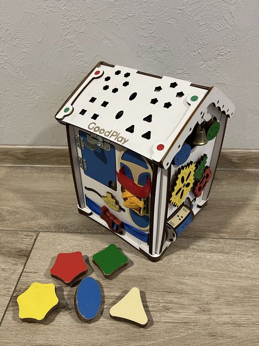 Розвивальна іграшка Good Play Бізікуб Будиночок