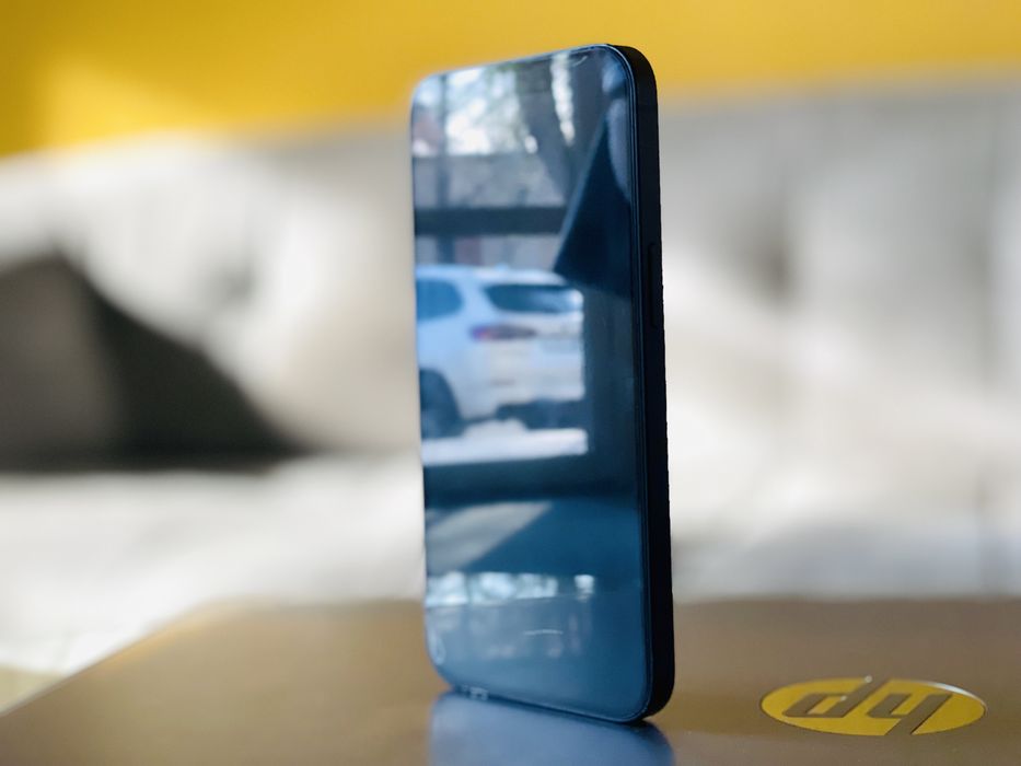 Смартфон Apple iPhone 13 /128GB