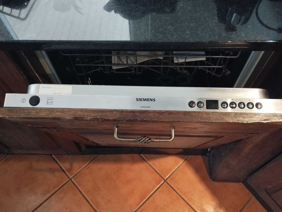 Máquina de lavar louça Siemens, de encastrar