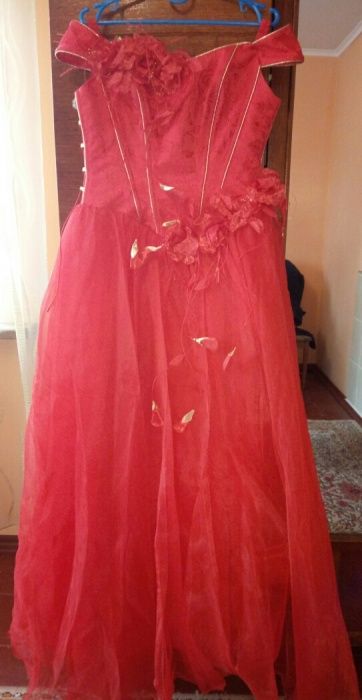 Плаття випускне, червоне,  Розмір 46-48-50