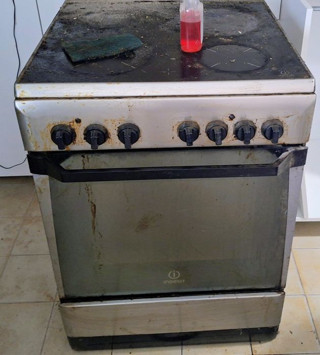 Fogão vitroceramica e forno usados Indesit