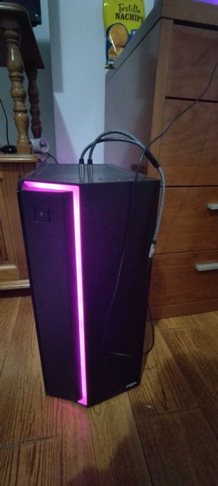 PC GAMER + monitor 180hz