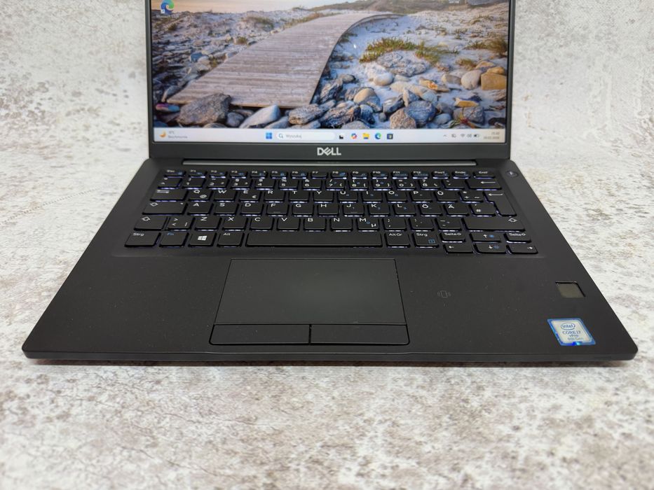 Dell Latitude 7390 / i7 8650u 4.2GHz / 16GB DDR4 / 256SSD / 13.3 FHD