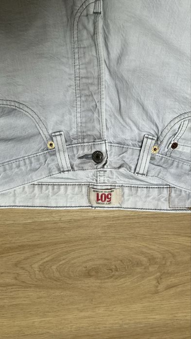 Calças Levis brancas