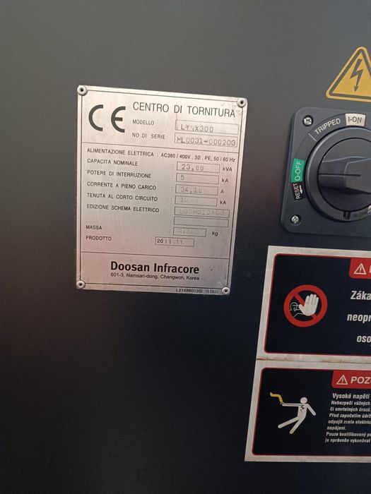 Токарный станок с ЧПУ  Doosan Lynx 300
2011 год