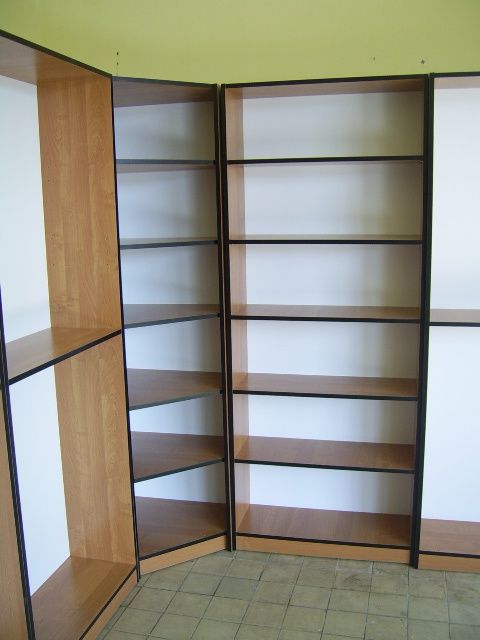 Regały i lady sklepowe