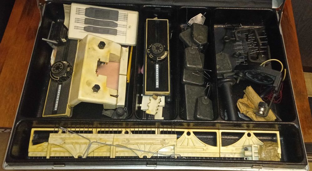 В'язальна машина "Українка-2"