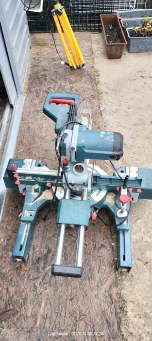 Ukośnica Bosch Professional GCM 254D wraz ze stołem