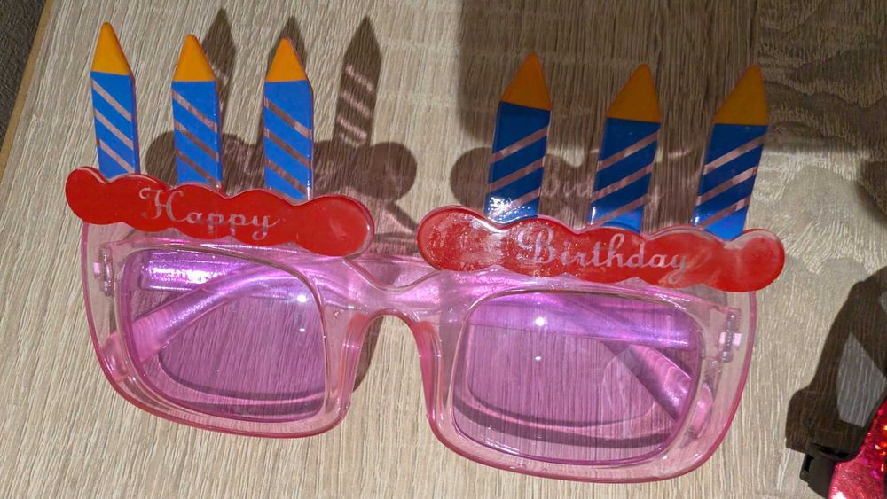 Набор из 5 пар очков — 2 пары для 3D, остальные стандартные