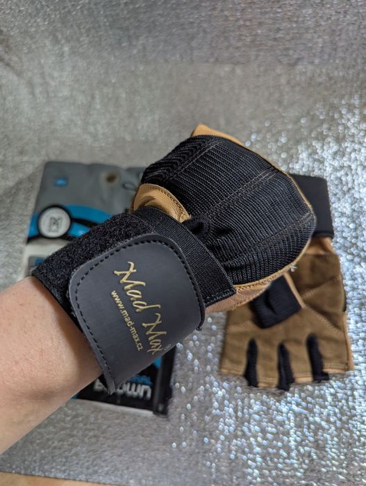 Рукавички MadMax для занять спортом