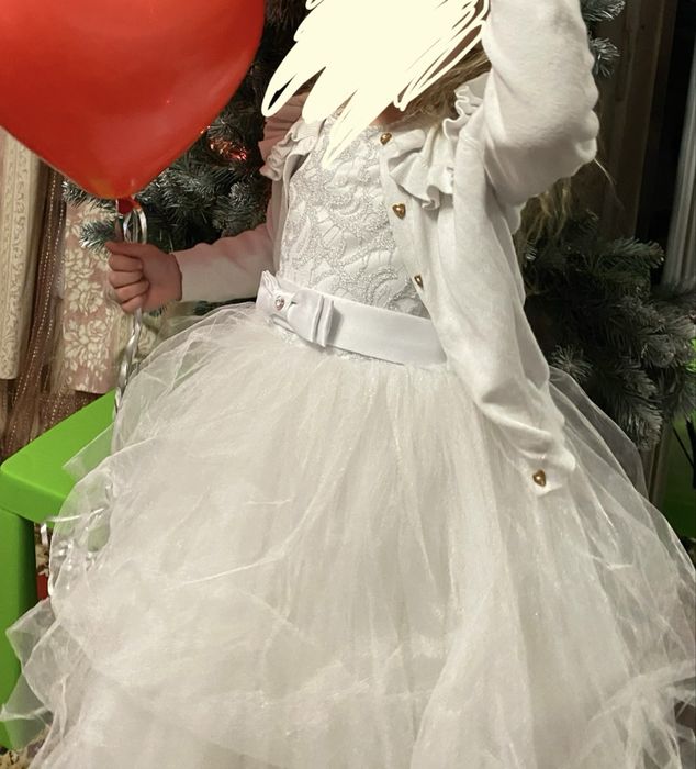 Платье на утреник / белое платье пышное