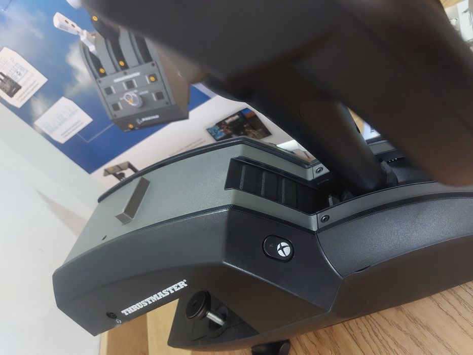 Thrustmaster TCA Yoke Pack Boeing Edition – Wolant i Panel Przepustnicy Xbox / PC