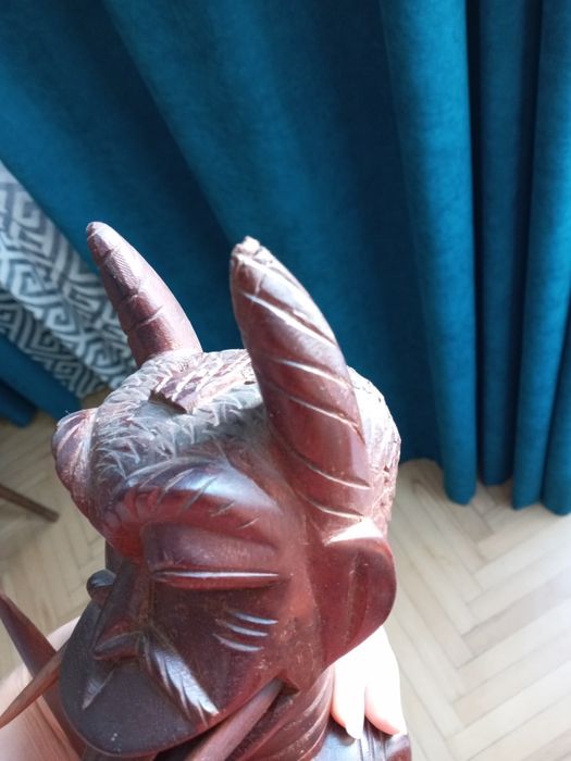 Продам картину на стену, длина 90 сантиметров ,ширина 60 сантиметров .