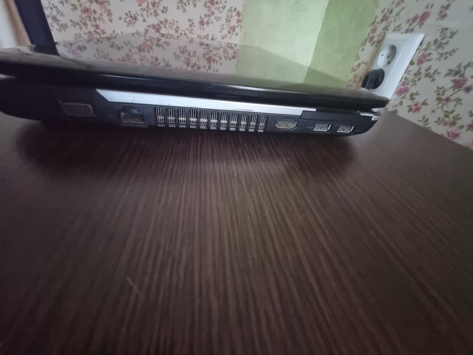 Ноутбук Fujitsu LIFEBOOK AH531  i5