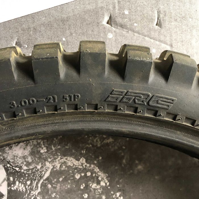 Pneu frente mota todo o terreno